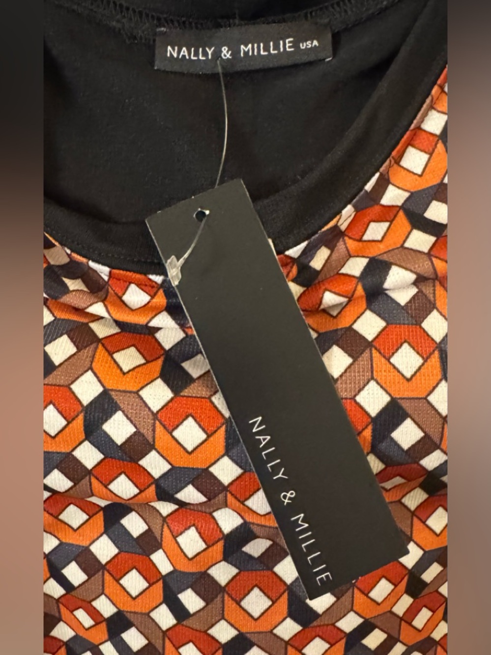 Nally & Millie NWT Geometric Raglan Top - Black, Orange, Brown & Cream sz Large - Picture 3 of 6